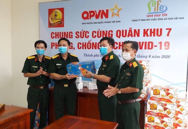 tra thanh nhiet dr thanh tiep suc dong bao chien si tai quan khu 5 va quan khu 7