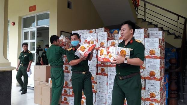 tra thanh nhiet dr thanh tiep suc dong bao chien si tai quan khu 5 va quan khu 7