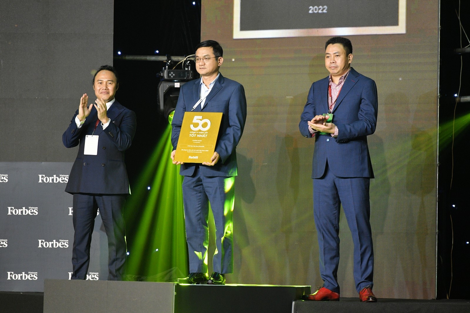 vinamilk 10 nam lien gop mat trong top 50 doanh nghiep niem yet tot nhat cua forber viet nam