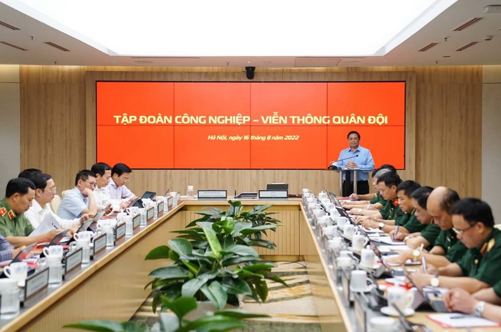thu tuong pham minh chinh viettel chuyen doi thanh cong tu phuc vu quoc phong sang mo hinh luong dung