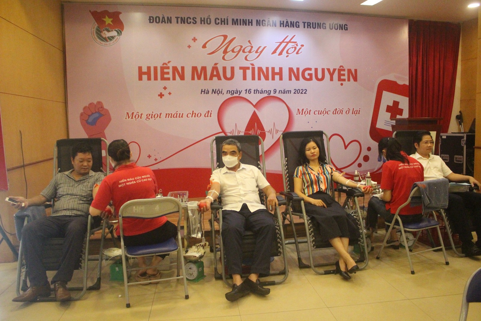mot giot mau cho di mot cuoc doi o lai