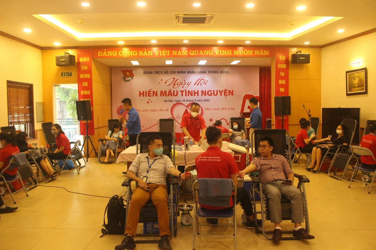 mot giot mau cho di mot cuoc doi o lai