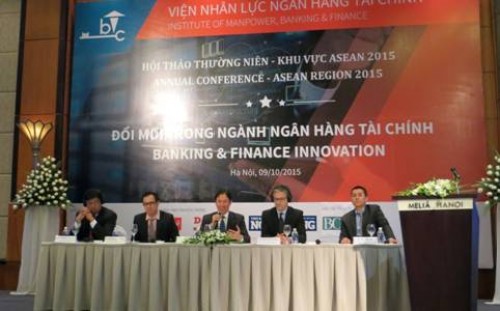 Đổi mới trong ngành Ngân hàng Tài chính