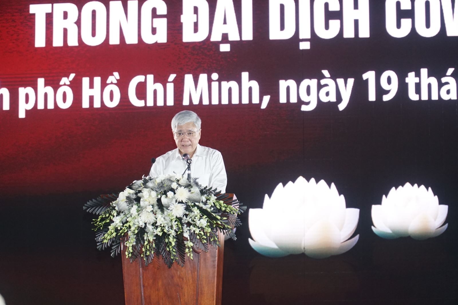 le tuong niem dong bao tu vong va can bo chien si hy sinh trong dai dich covid 19