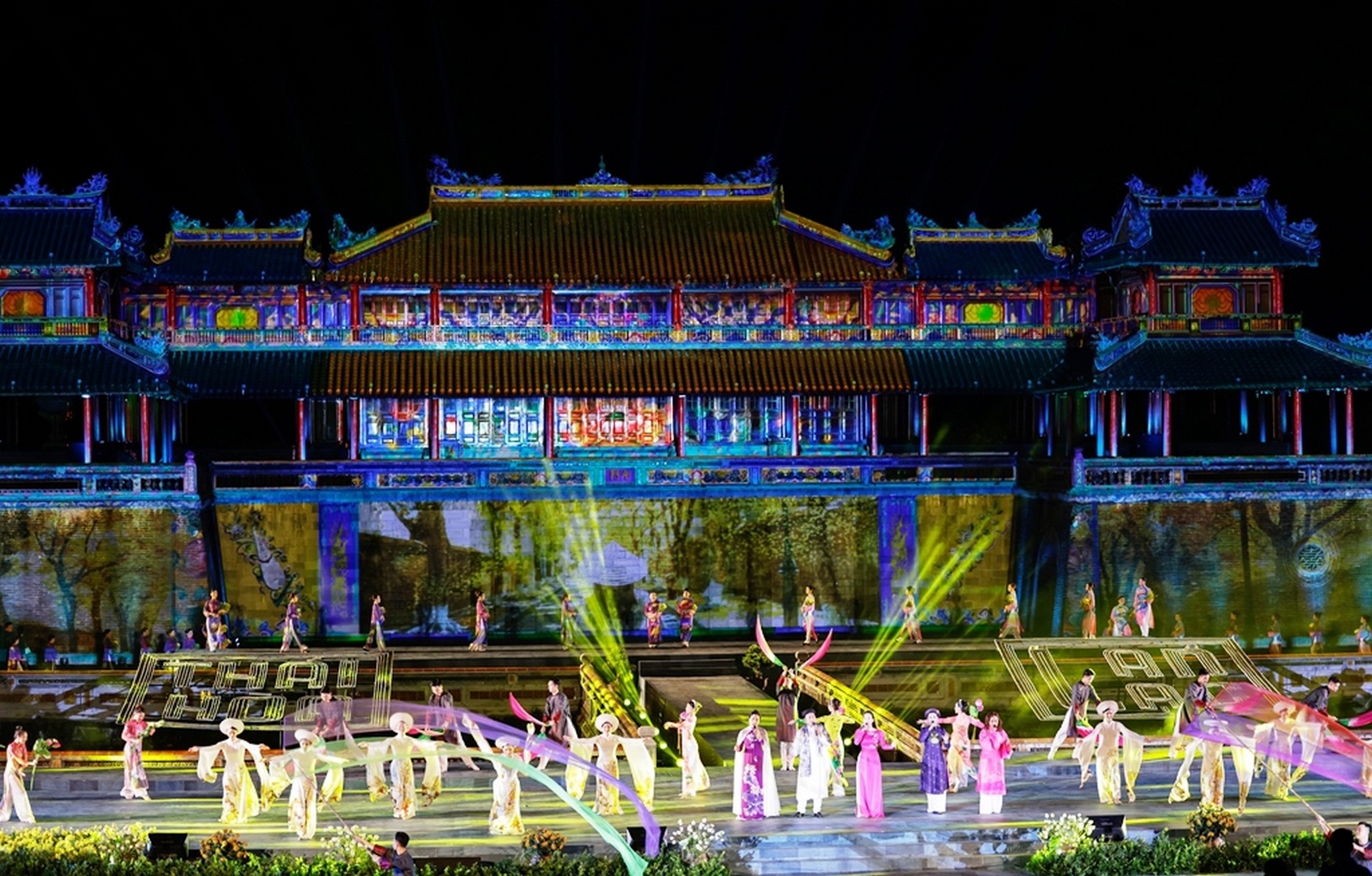 nhung mua le hoi duoc trong cho