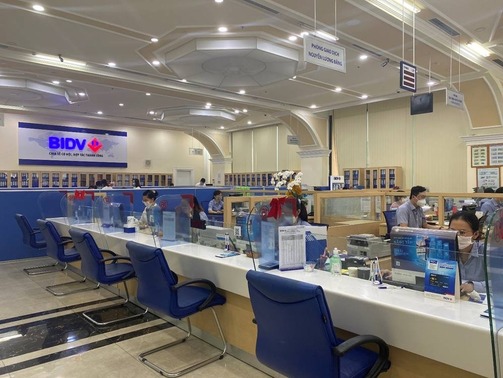 bidv chi nhanh quan 7 sai gon thong bao khai truong phong giao dich nguyen luong bang