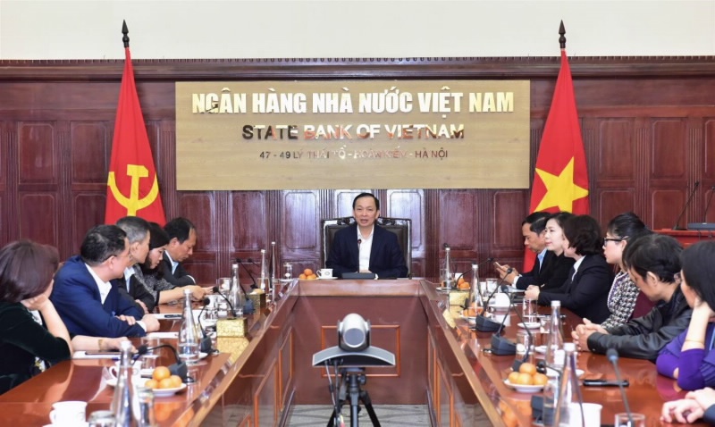 tham hoi doan vien cong doan nhnn trung uong bi benh hiem ngheo