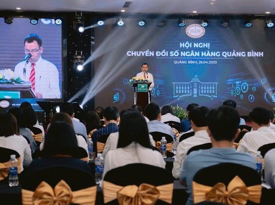 to chuc hoi nghi chuyen doi so ngan hang quang binh