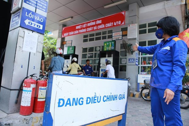 petrolimex giam gia xang dau 500 donglit ho tro chong dich covid 19