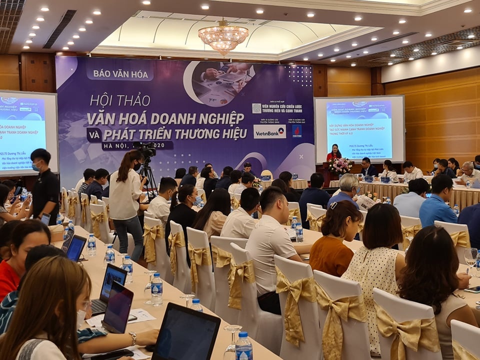 Văn hóa doanh nghiệp thời 4.0: Con người vẫn là yếu tố quyết định van hoa doanh nghiep thoi 40 con nguoi van la yeu to quyet dinh