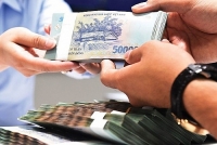 Giữa đại dịch, ngân hàng tung nhiều ưu đãi hỗ trợ khách hàng
