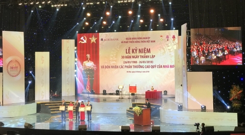 Thống đốc Lê Minh Hưng chúc mừng Agribank nhân kỉ niệm 30 năm ngày thành lập