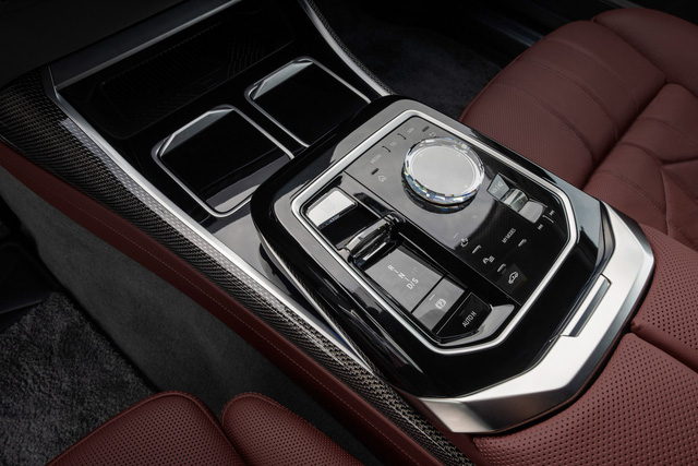 BMW 7-Series 2023 ra mắt