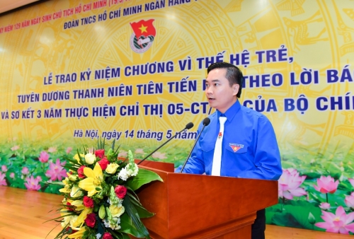 Trao Kỷ niệm chương Vì thế hệ trẻ, tuyên dương Thanh niên tiên tiến làm theo lời Bác