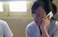 Khi nhân viên y tế “buôn” điện thoại