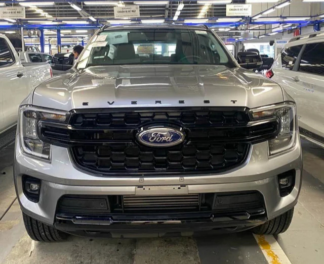 Ford Everest 2023 có giá dự kiến từ 1,075 tỷ đồng