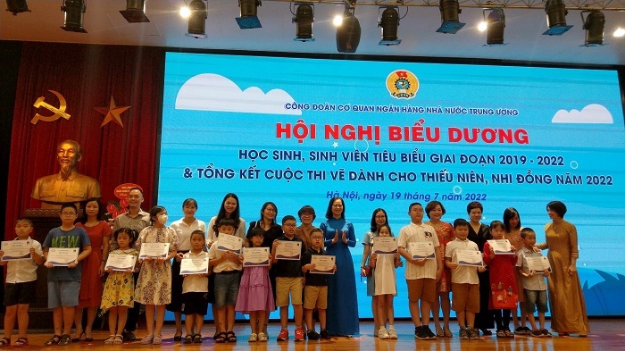 cong doan co quan nhnn trung uong bieu duong hoc sinh sinh vien tieu bieu