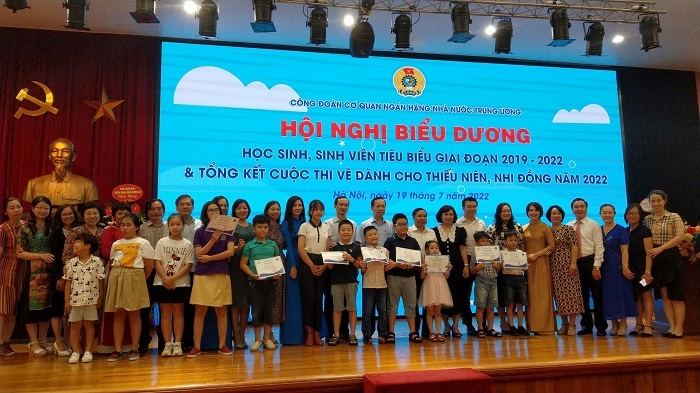 cong doan co quan nhnn trung uong bieu duong hoc sinh sinh vien tieu bieu