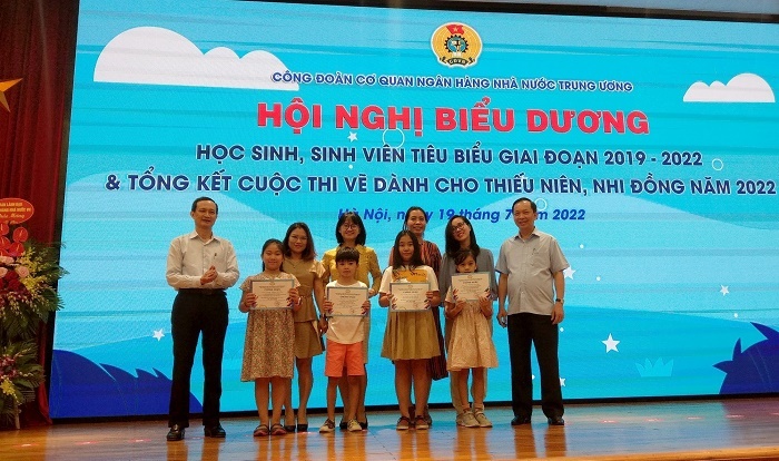 cong doan co quan nhnn trung uong bieu duong hoc sinh sinh vien tieu bieu