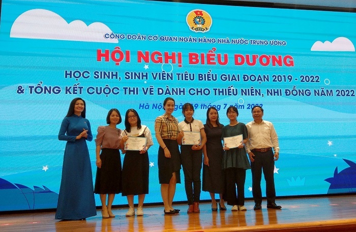 cong doan co quan nhnn trung uong bieu duong hoc sinh sinh vien tieu bieu