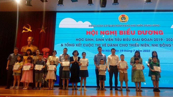 cong doan co quan nhnn trung uong bieu duong hoc sinh sinh vien tieu bieu