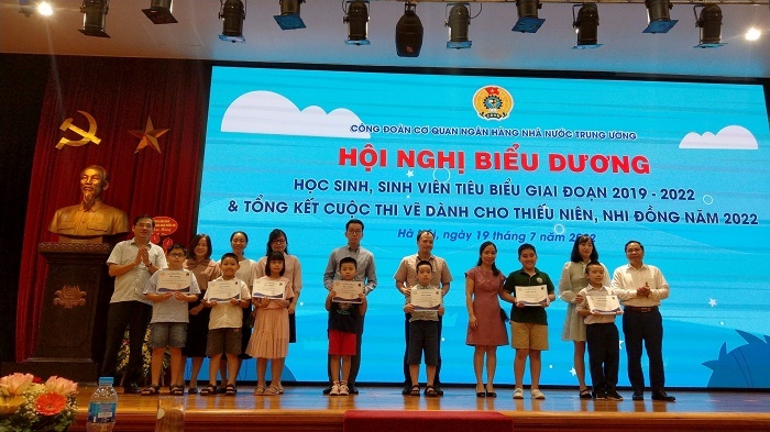 cong doan co quan nhnn trung uong bieu duong hoc sinh sinh vien tieu bieu