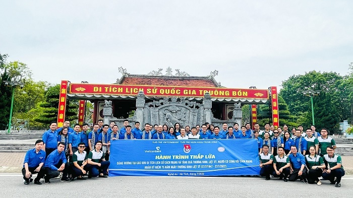 hanh trinh thap lua tri an cac anh hung liet sy