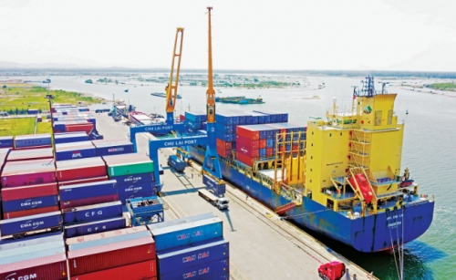Miền Trung nỗ lực vươn ra biển lớn
