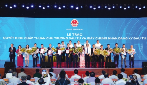 Miền Trung nỗ lực vươn ra biển lớn