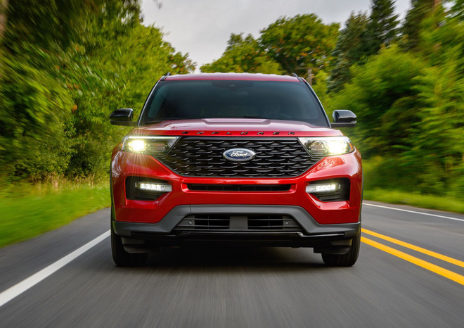 ford explorer bo sung phien ban ngoai that the thao