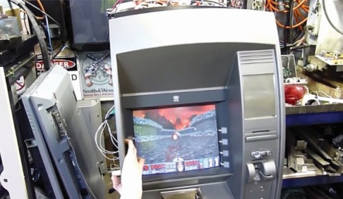 Nạn trộm cắp tiền từ máy ATM