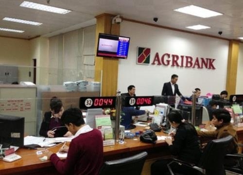 Agribank chung tay vượt bão cùng với khách hàng