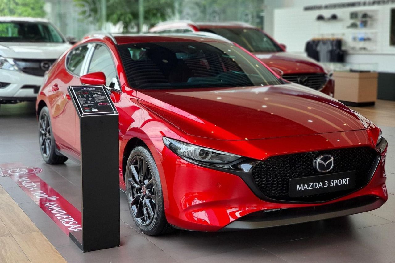 mazda3 phien ban gioi han trinh lang voi gia 869 trieu dong